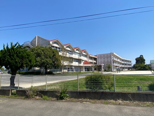 【小学校】三輪野江小学校まで1700ｍ