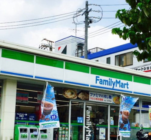 【コンビニエンスストア】ファミリーマート　名古屋浅間町店まで736ｍ