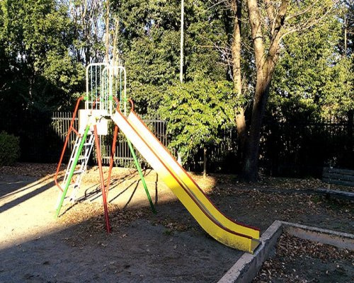 【公園】小山田山の子公園まで130ｍ