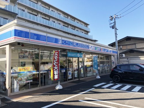 【コンビニエンスストア】ローソン　板橋東坂下一丁目店まで275ｍ