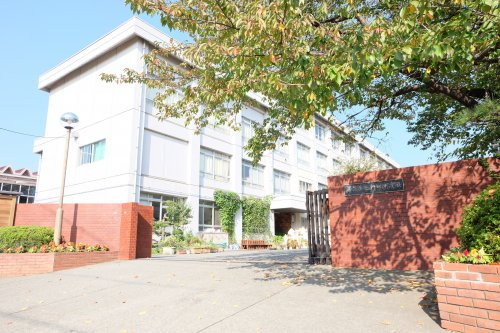 【中学校】藤沢市立村岡中学校まで777ｍ