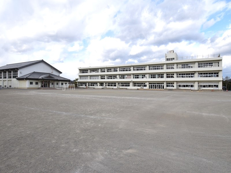 【小学校】甘楽町立新屋小学校まで1080ｍ