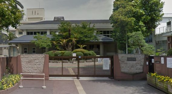 【小学校】本川小学校まで696ｍ