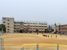 【小学校】西宮市立鳴尾北小学校まで292ｍ