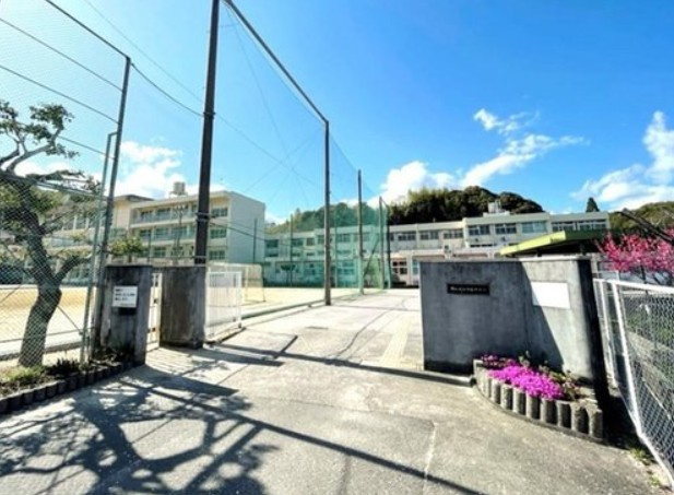 【中学校】高知市立朝倉中学校まで1676ｍ