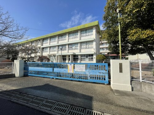 【小学校】高知市立三里小学校まで2203ｍ