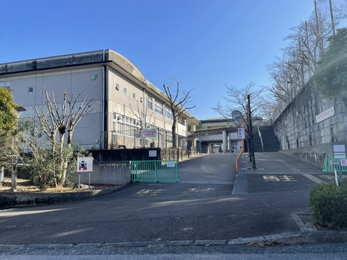 【小学校】高知市立介良潮見台小学校まで396ｍ