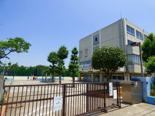 【小学校】川崎市立宮崎小学校まで640ｍ