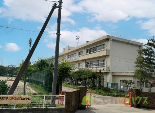 【小学校】上尾市立東小学校まで1300ｍ