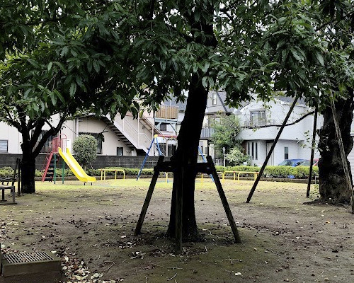 【公園】世田谷区立喜多見1-4遊び場まで310ｍ