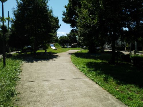 【公園】牟礼下本宿児童公園まで523ｍ