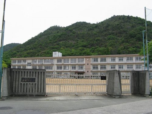 【中学校】姫路市立夢前中学校まで560ｍ