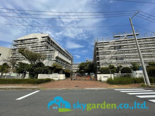 【中学校】藤沢市立羽鳥中学校まで574ｍ