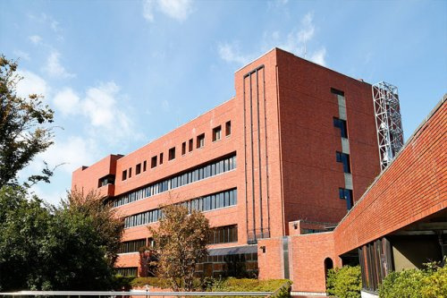 【図書館】日野市立市政図書室まで884ｍ
