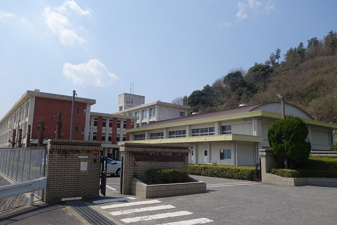 【中学校】高取北中学校まで966ｍ
