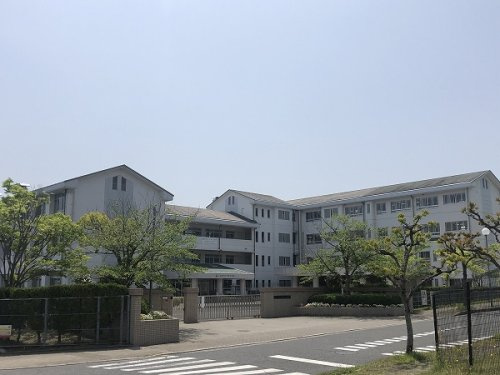 【小学校】大塚小学校まで931ｍ