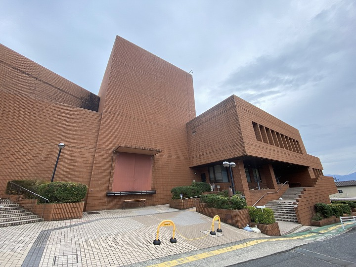 【図書館】広島市立安佐北区図書館まで705ｍ