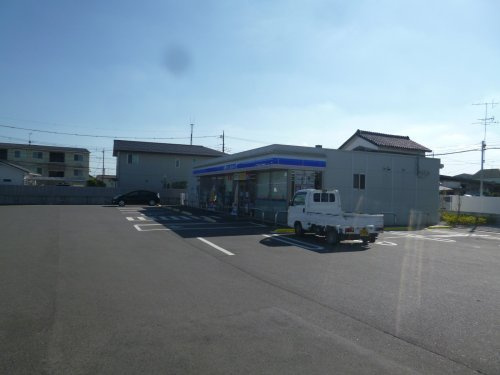 【コンビニエンスストア】ローソン　越谷恩間新田店まで950ｍ