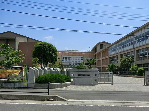 【小学校】三郷市立新和小学校まで666ｍ
