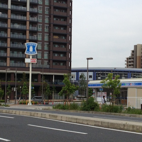 【コンビニエンスストア】ローソン　三郷谷中店まで395ｍ