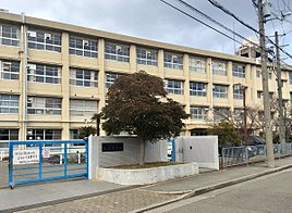 【中学校】西宮市立山口中学校まで830ｍ