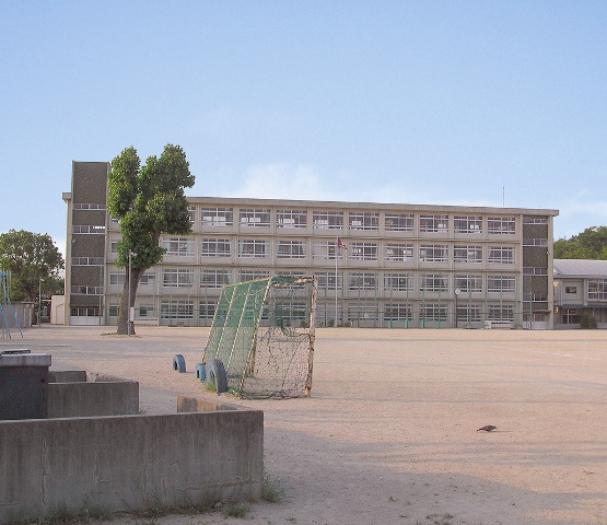 【小学校】神野小学校まで1762ｍ