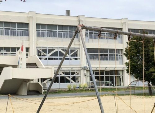 【小学校】小名浜第一小学校まで440ｍ