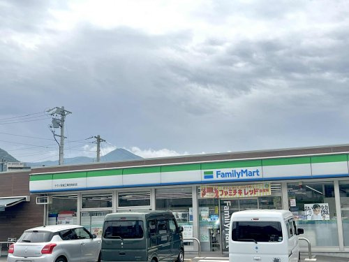【コンビニエンスストア】ファミリーマート　テクノ坂城工業団地前店まで810ｍ