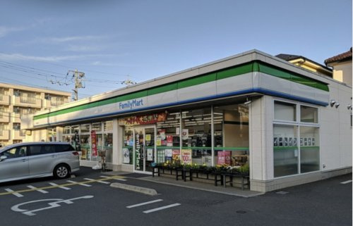 【コンビニエンスストア】ファミリー坂戸花影町店まで600ｍ