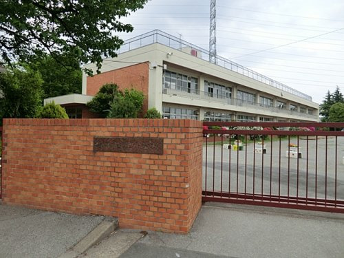 【小学校】川口市立里小学校まで1200ｍ