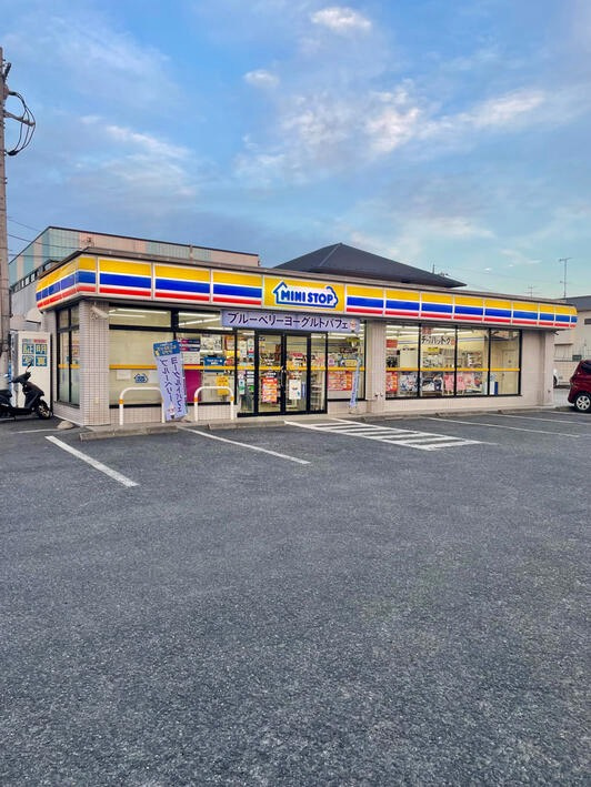 【コンビニエンスストア】ミニストップ　吉川店まで428ｍ