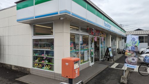 【コンビニエンスストア】ファミリーマート　桜井薬師町店まで581ｍ