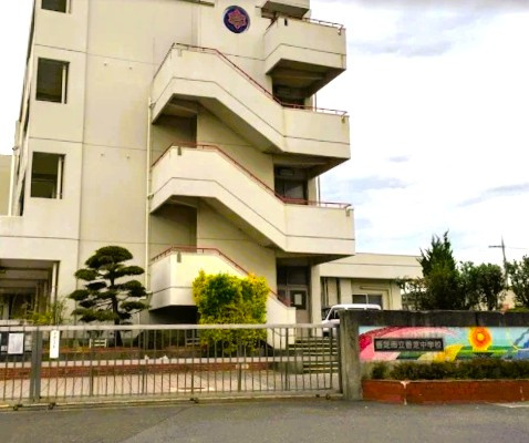 【中学校】香芝市立香芝中学校まで847ｍ