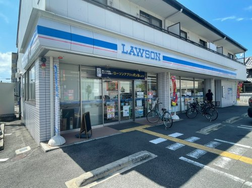 【コンビニエンスストア】ローソン　橿原木原店まで642ｍ