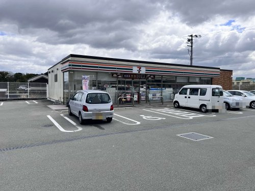 【コンビニエンスストア】セブンイレブン　香芝磯壁4丁目店まで685ｍ