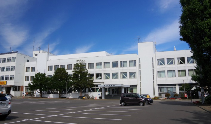 【市役所・区役所】恵庭市役所　教育委員会　適応指導教室ふれあいルームまで1422ｍ