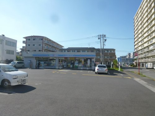 【コンビニエンスストア】ローソン　越谷千間台西店まで130ｍ