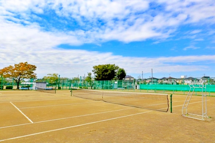 【公園】伊奈町制施行記念公園テニスコートまで357ｍ