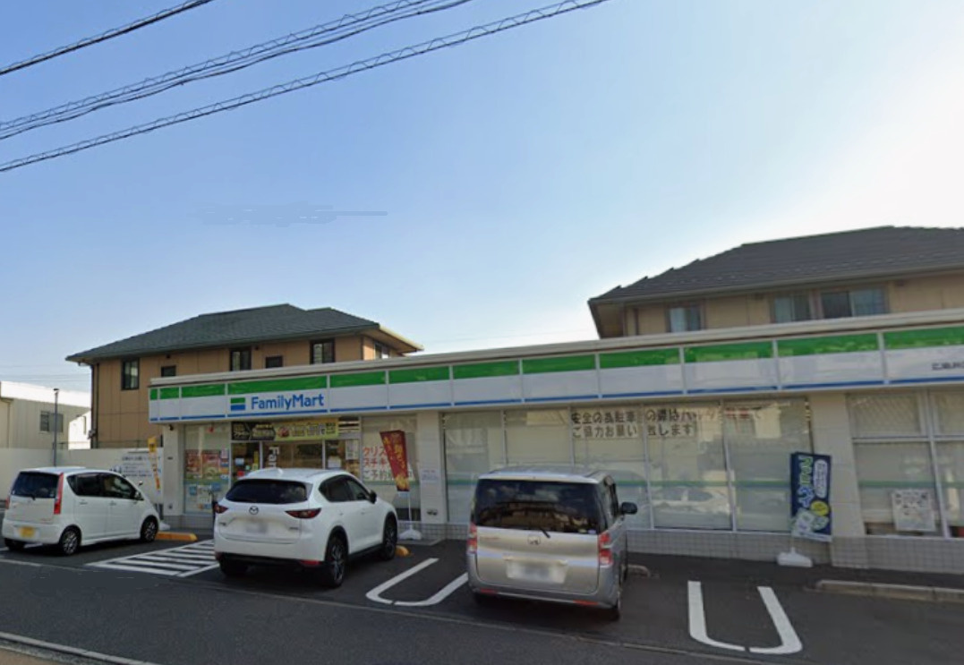 【コンビニエンスストア】ファミリーマート　広島井口台店まで873ｍ