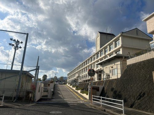 【小学校】広島市立井口台小学校まで483ｍ