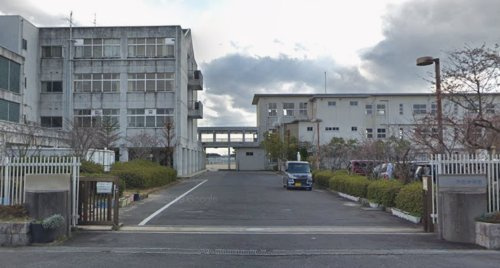 【小学校】野洲市立中主小学校まで493ｍ