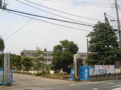 【小学校】越谷市立大沢北小学校まで864ｍ