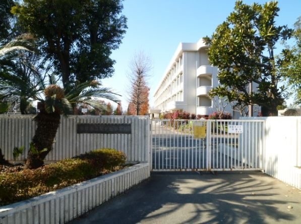 【小学校】多摩市立聖ヶ丘小学校まで260ｍ