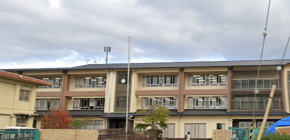 【小学校】奈良市立明治小学校まで435ｍ