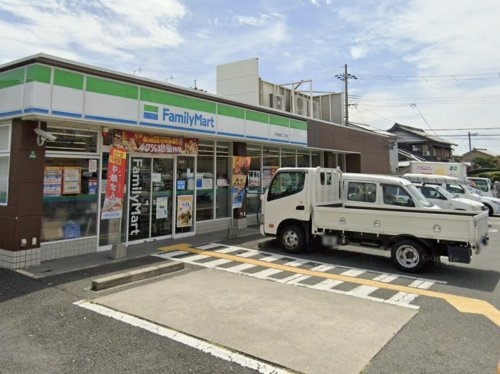 【コンビニエンスストア】ファミリーマート　伊丹野間二丁目店まで261ｍ