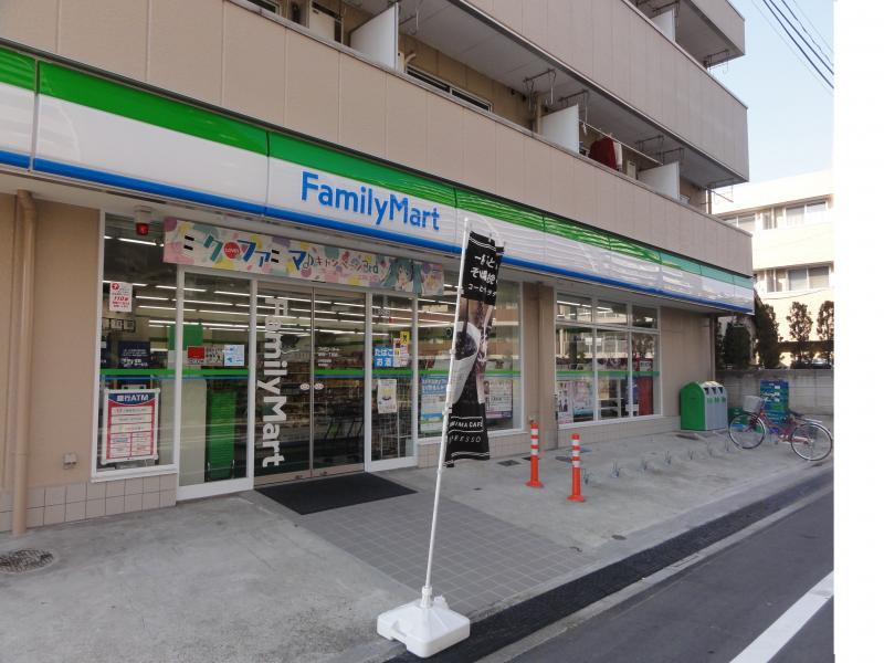 【コンビニエンスストア】ファミリーマート　新田一丁目店まで347ｍ