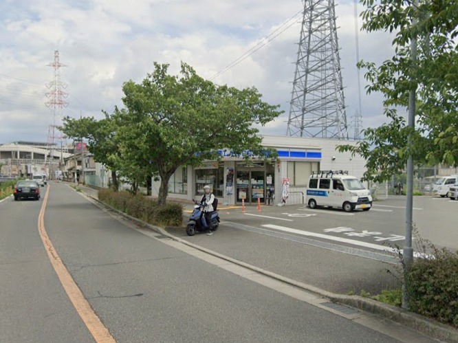 【コンビニエンスストア】ローソン　伊丹池尻六丁目店まで138ｍ
