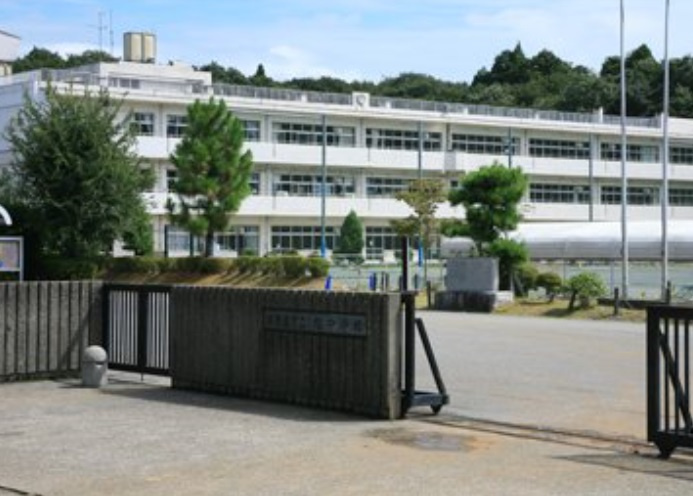 【中学校】旭中学校まで680ｍ