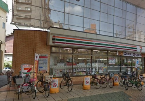 【コンビニエンスストア】セブンイレブン八尾本町7丁目店まで300ｍ