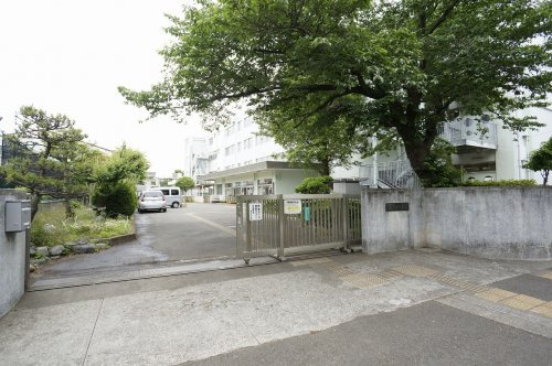 【小学校】茅ヶ崎市立鶴が台小学校まで680ｍ